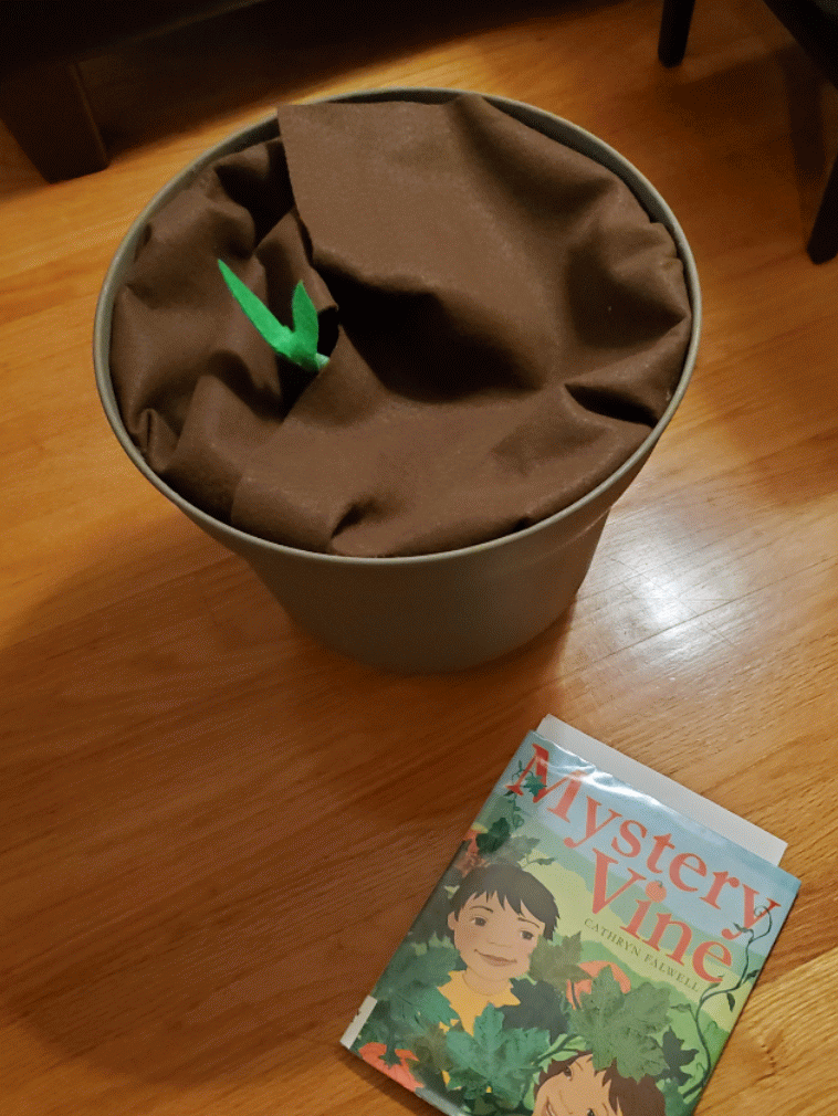 an animated gif of the pumpkin vine prop, showing the progression.